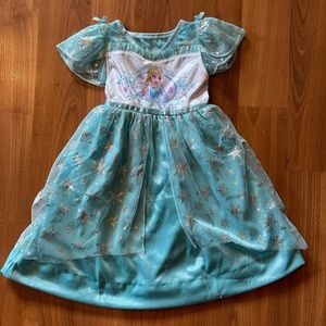 ❄️ Disney’s Frozen Elsa nightgown size 2T ❄️